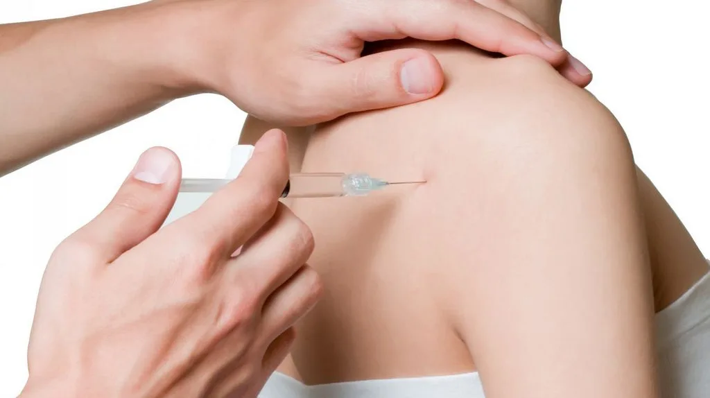 Patient getting joint and tendon injections in Millburn NJ