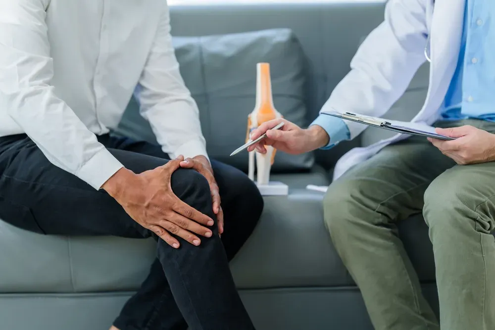 Patient doing a Pain Management Consultation in Millburn NJ